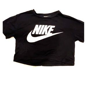 Black nike crop top barely worn